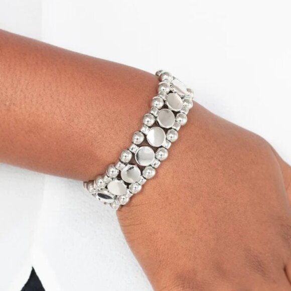 Paparazzi Jewelry Accessories - Metro Magnetism - Silver Bracelet - Vintage - Picture 1 of 4